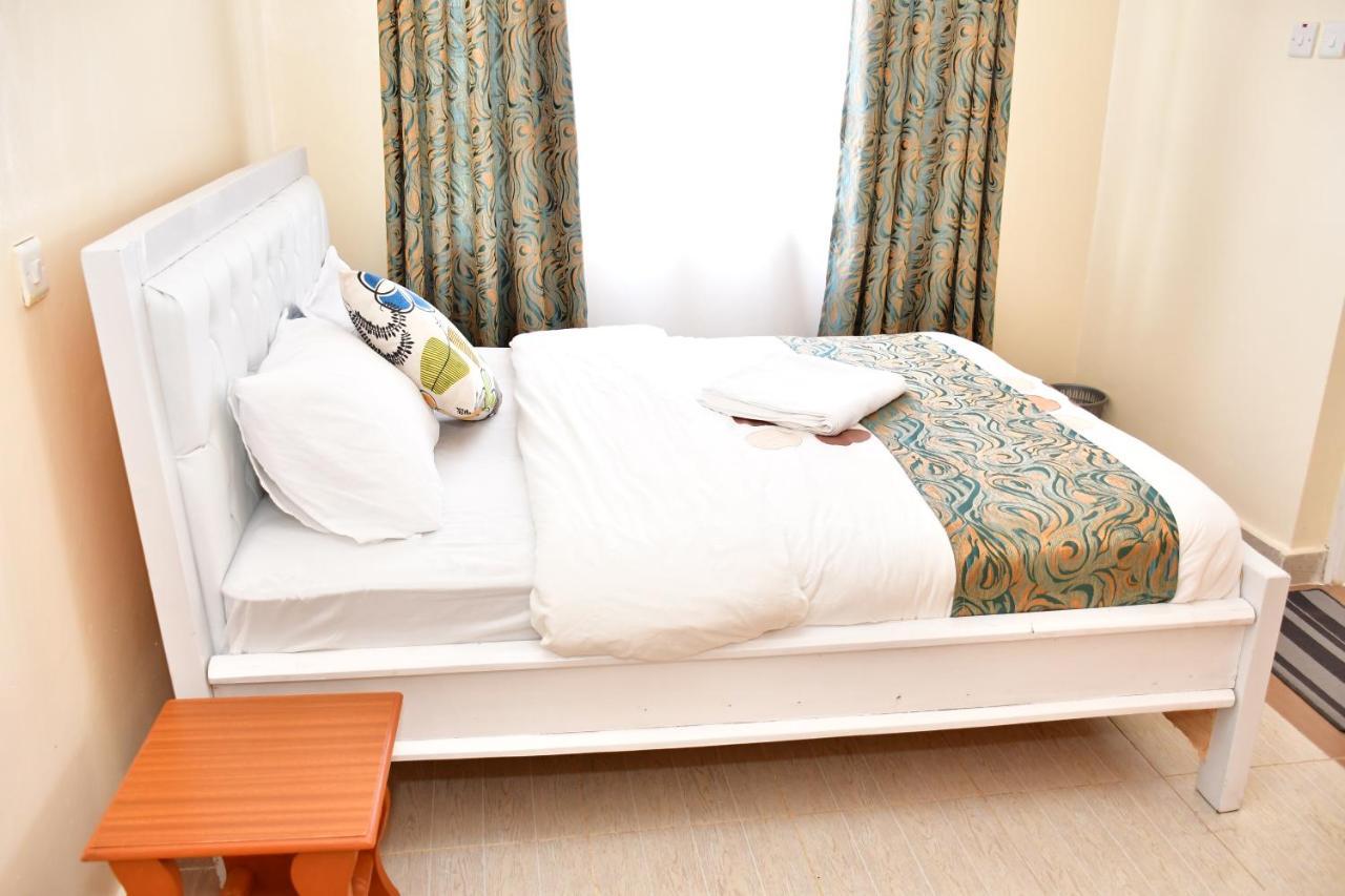 Bed & Breakfast Staycation By Bobo
