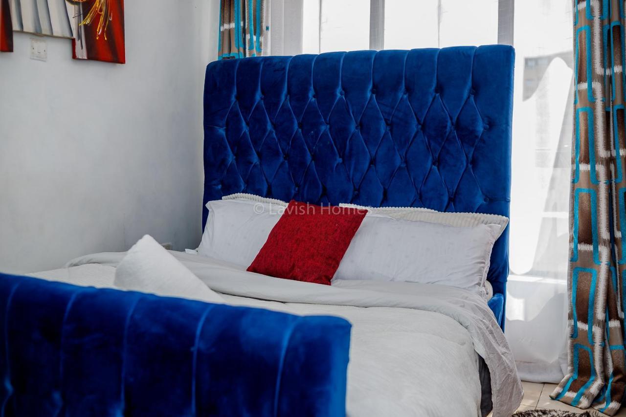 Apartment Lavish Homes *