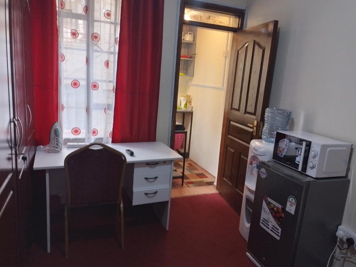 Bed & Breakfast Jeyem Stays At Argwings Court Nairobi