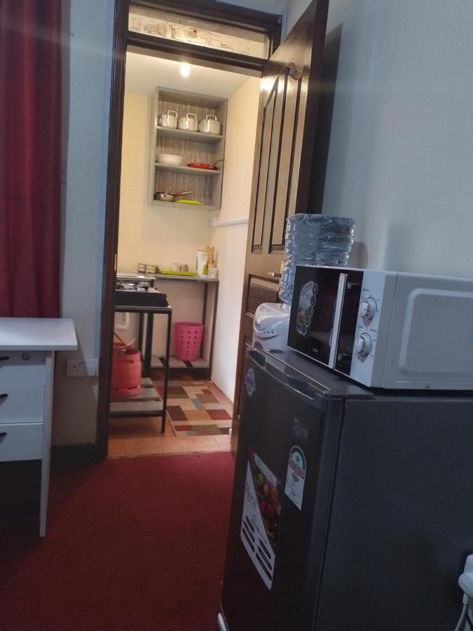 Jeyem Stays At Argwings Court Nairobi