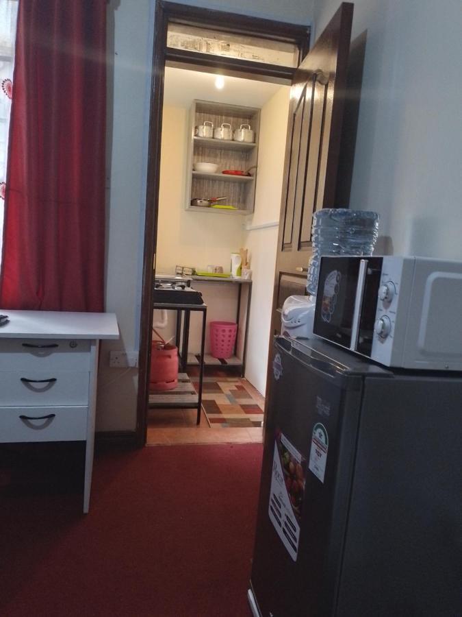 Jeyem Stays At Argwings Court Bed & Breakfast Nairobi