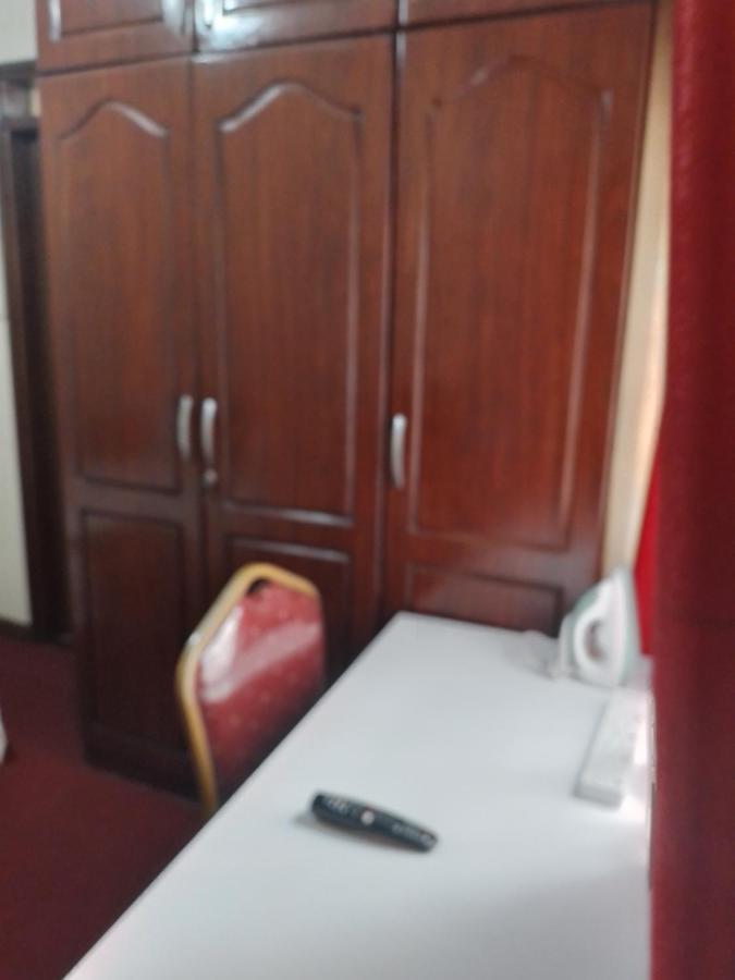 Bed & Breakfast Jeyem Stays At Argwings Court *
