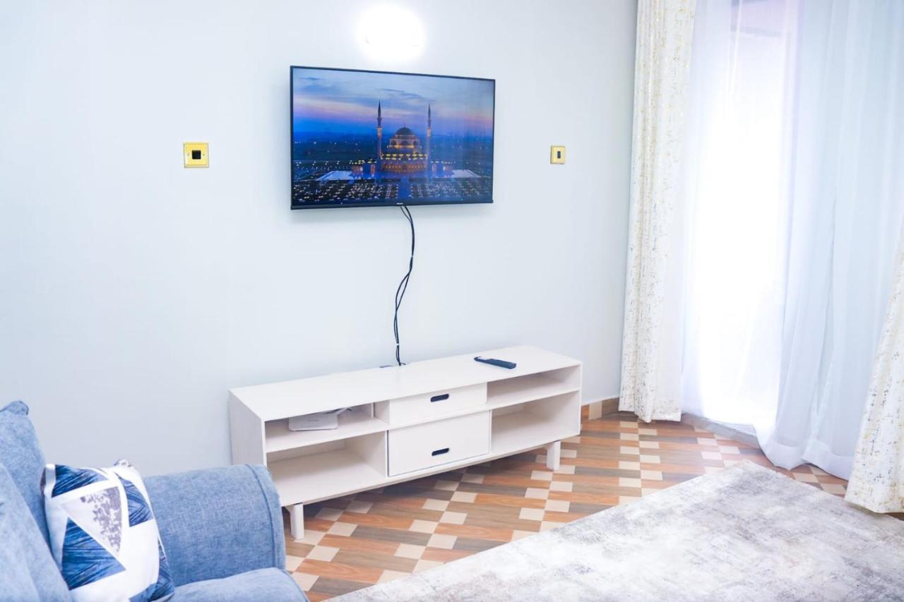 Luxurious-2 Bedroom Furnished - Trm Drive Apartment