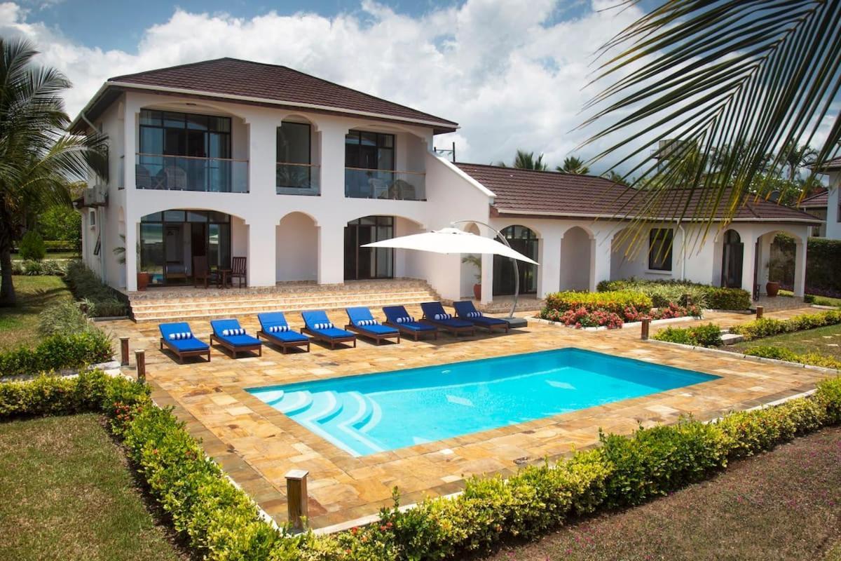 Safari Park Hotel