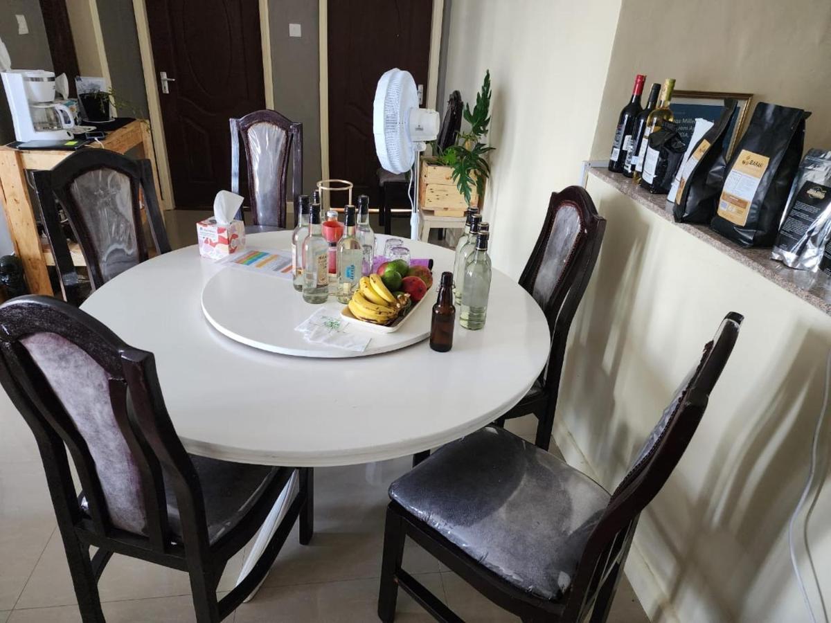 Mambo Coffee Residences At Kings Millennium Apartments- 3 Bedroom Apartment, Full Unit - 7km To Jki Airport, 7km To Cbd *