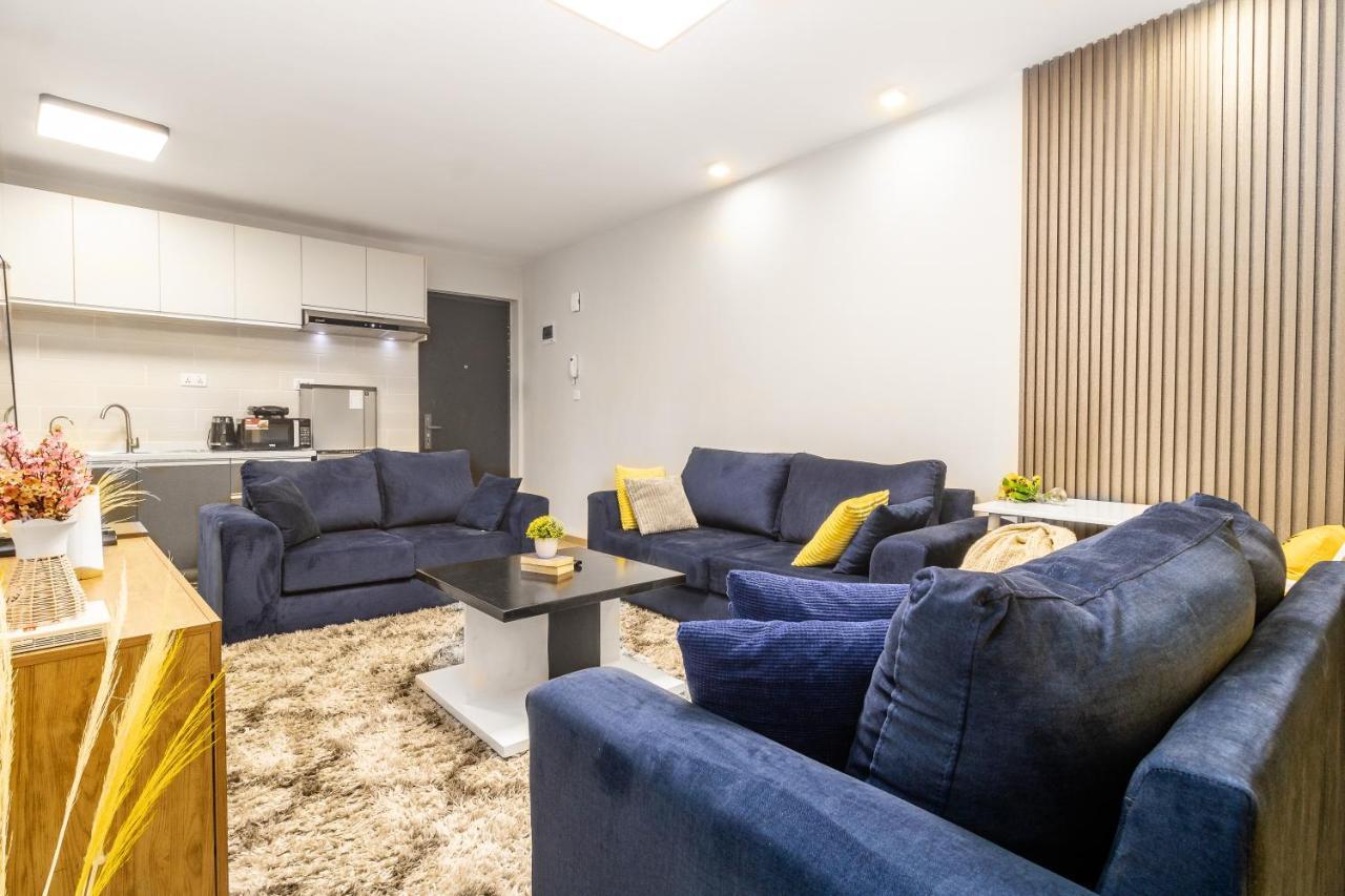 Azuri Homes & Apartment *
