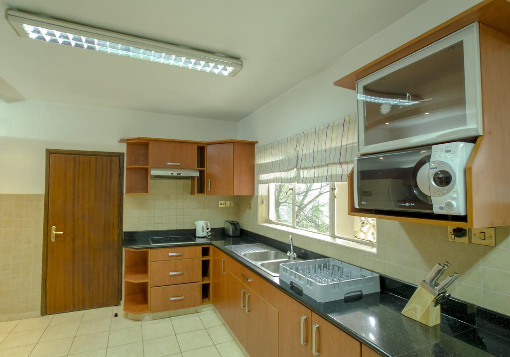Aparthotel Mimosa Court 3*