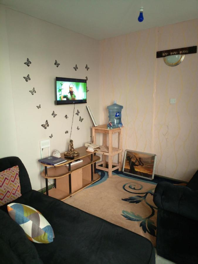 Secure 1 Bedroom + Lounge & 24hr Cafeteria Service *