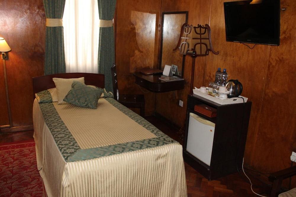 The Oakwood Hotel 3*