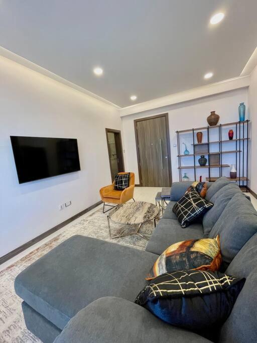 Tranquility In The Midst Of Vibrance Apartment