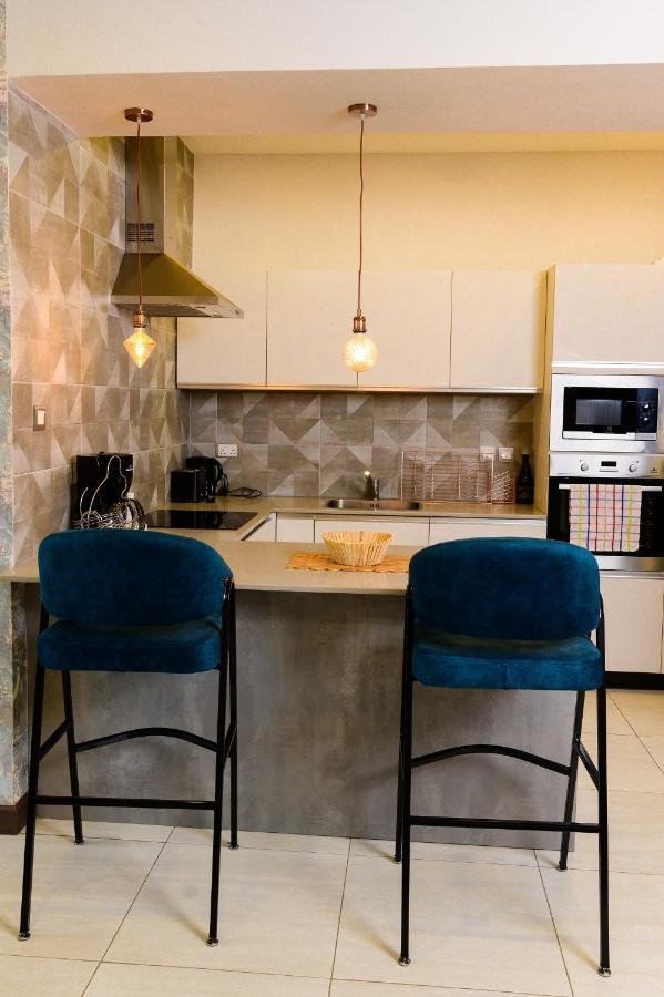 Lucy's Beautiful At Skynest Residences Apartment *