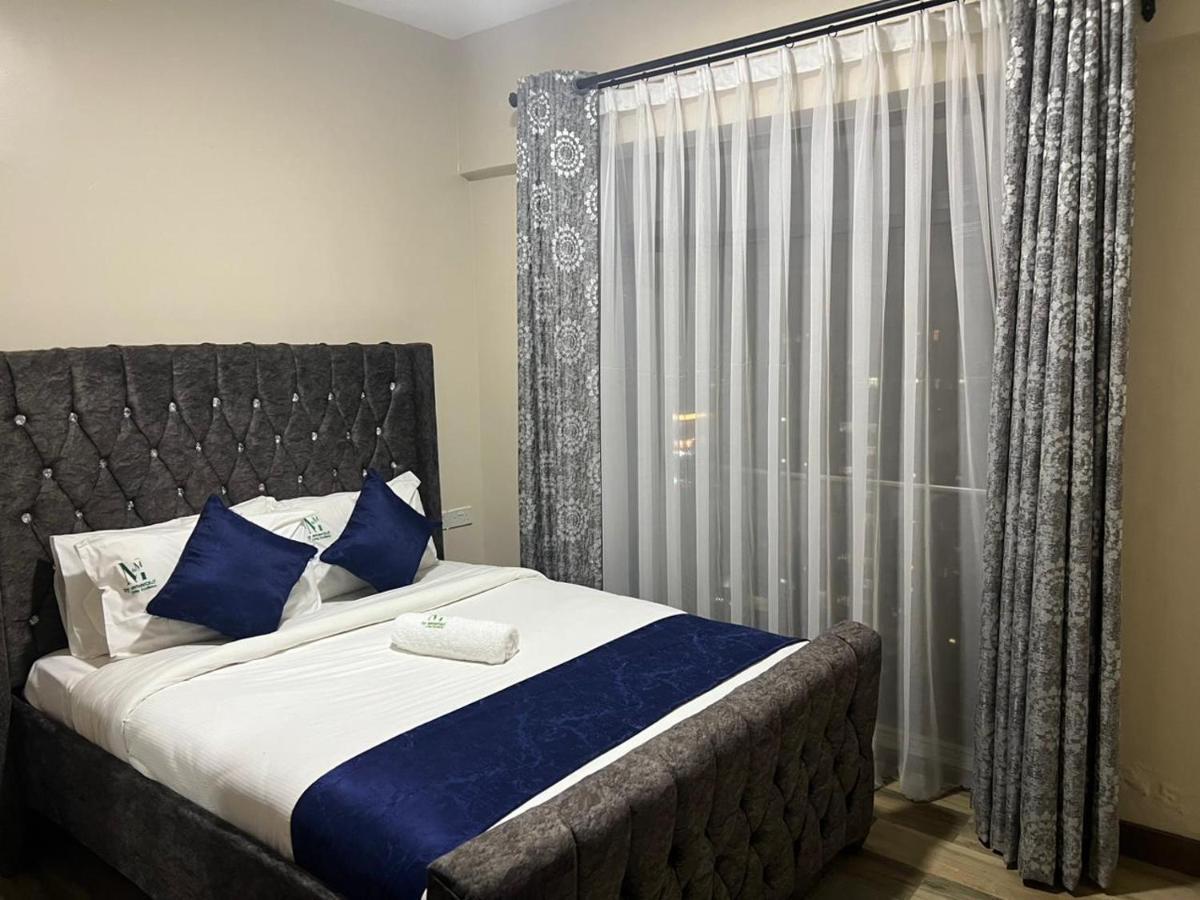 Lux Silvestone Apartment