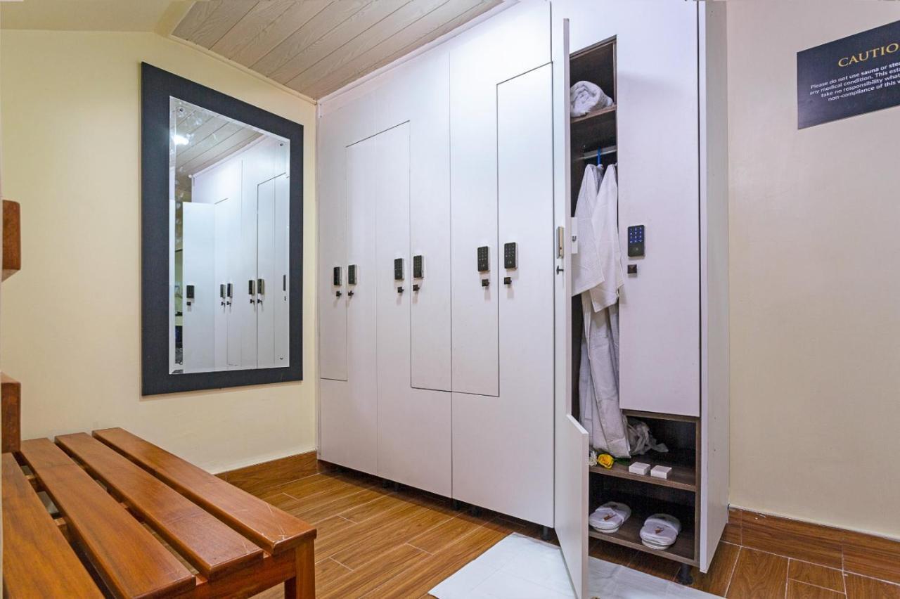 Saggys & 4* Nairobi
