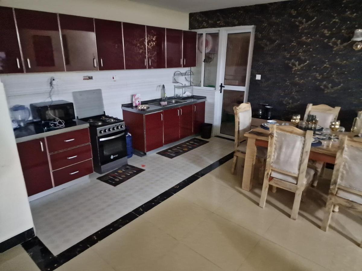 Mango Court Apartment *