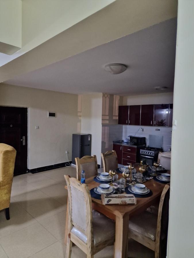 Mango Court *
