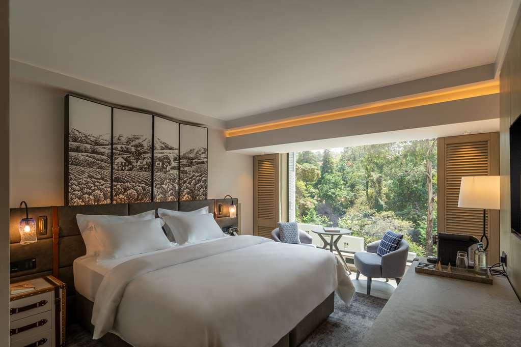 Kwetu Curio Collection By Hilton * Nairobi