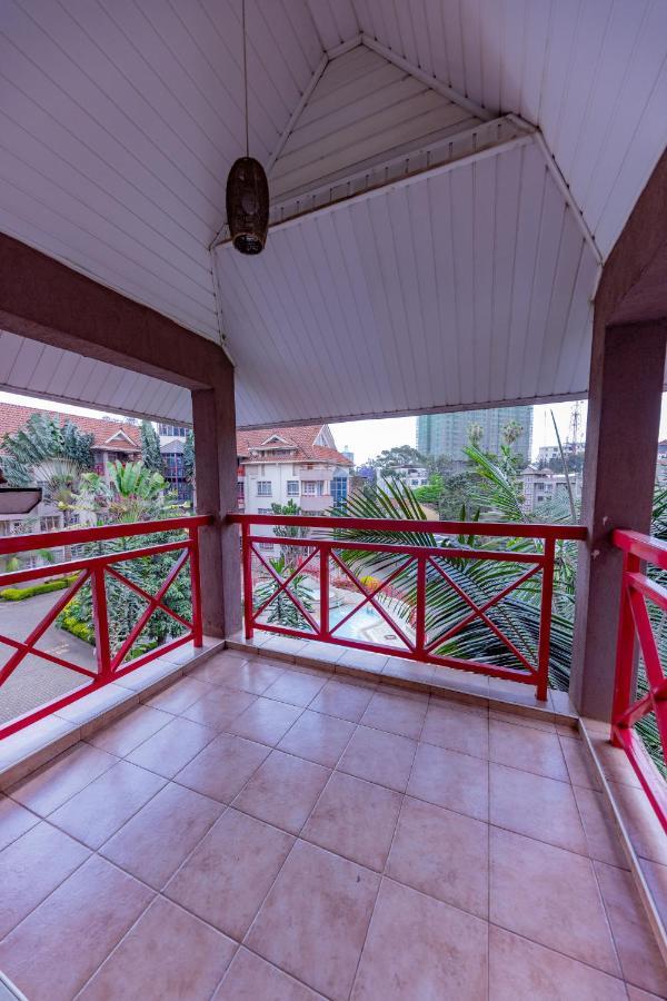 Cosy And Accessible 1br Penthouse With Terrace Apartment