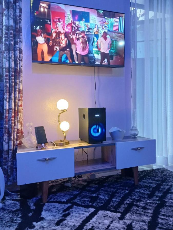 Antique Budget Studio