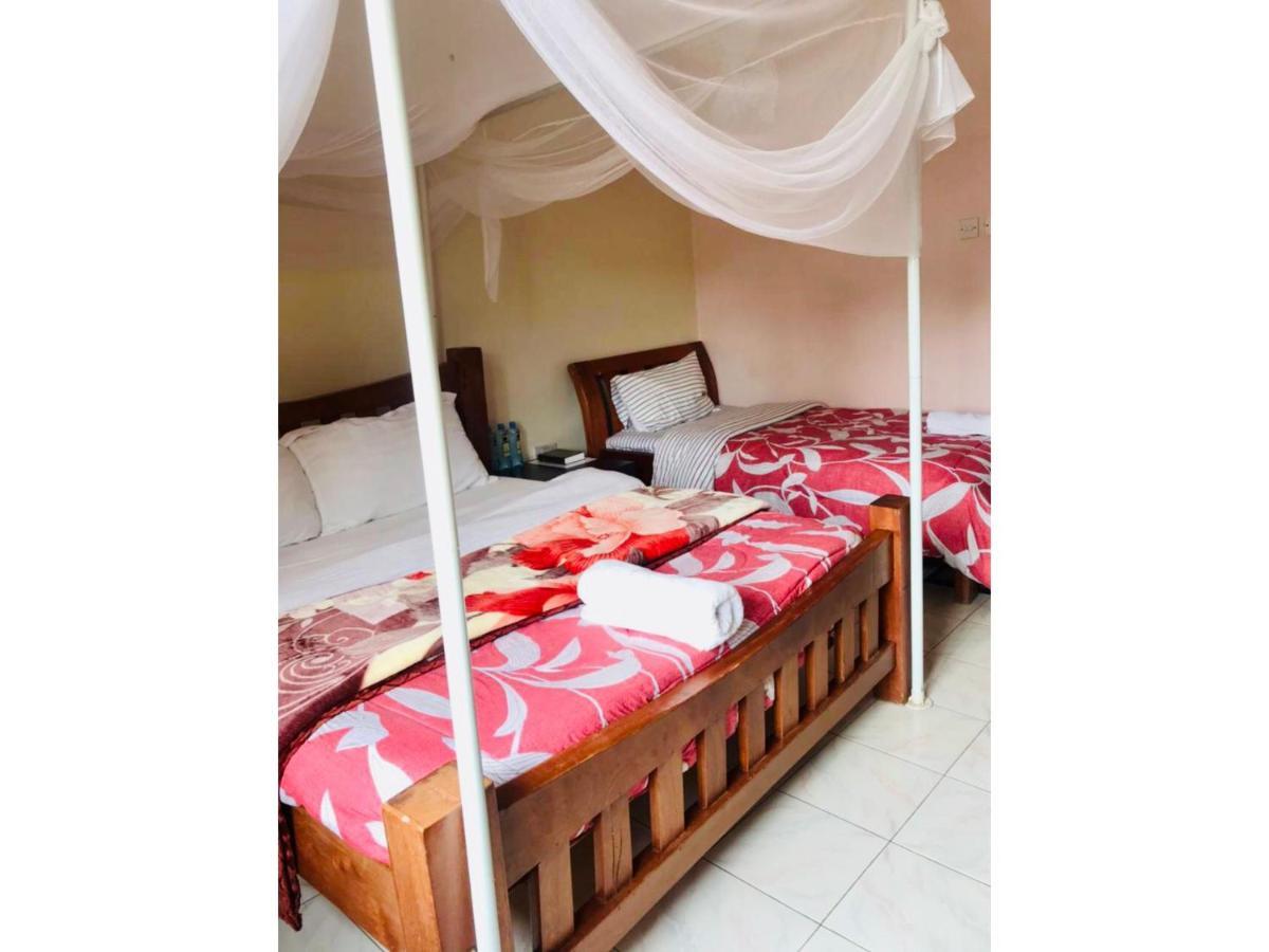 Royale Karen Hotel *