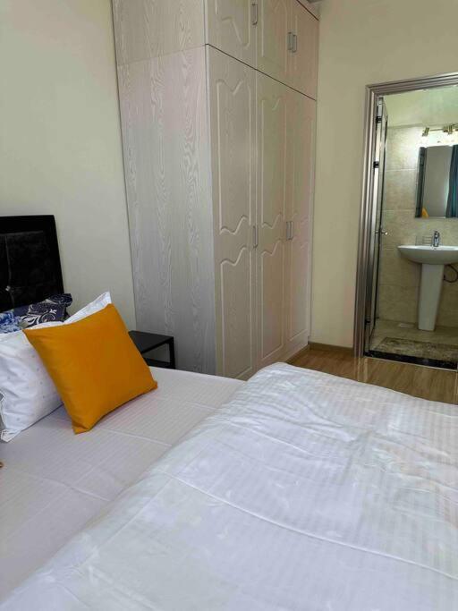 Tranquil Elegance: 3 Beds With Sq In Kilimani Apartment