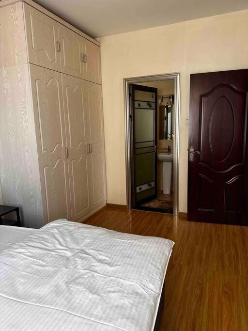 Tranquil Elegance: 3 Beds With Sq In Kilimani Apartment *