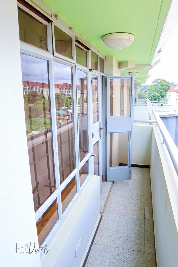 Sturdy Kahawa West *
