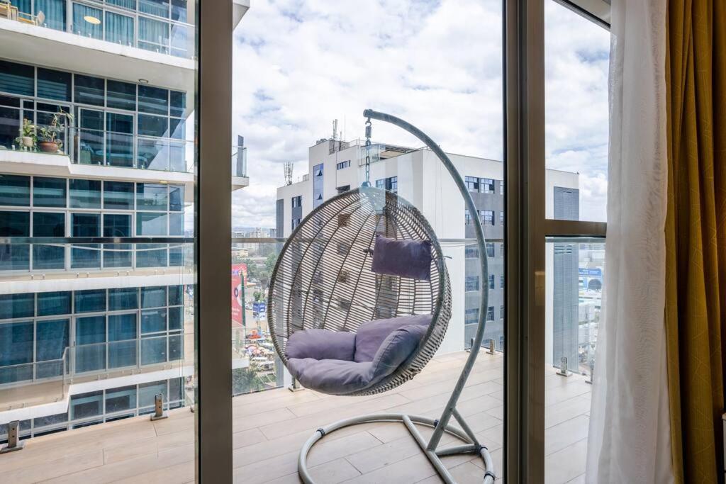 Homely & Spacious 2 Bd Apt At Skynest