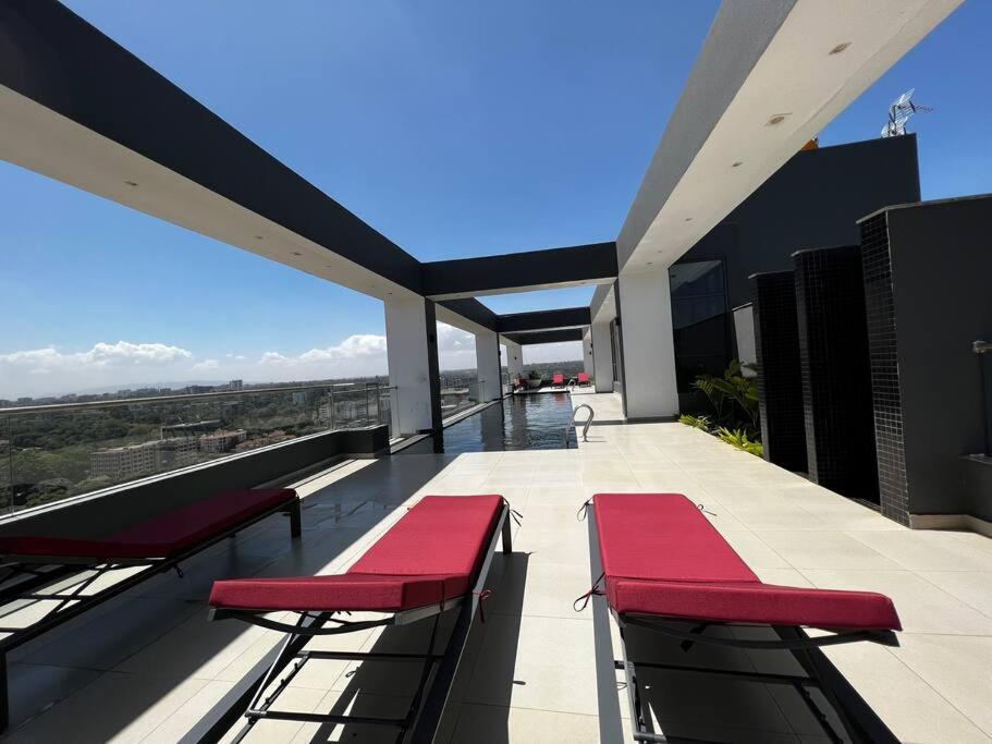 Spacious With Balcony At Escada