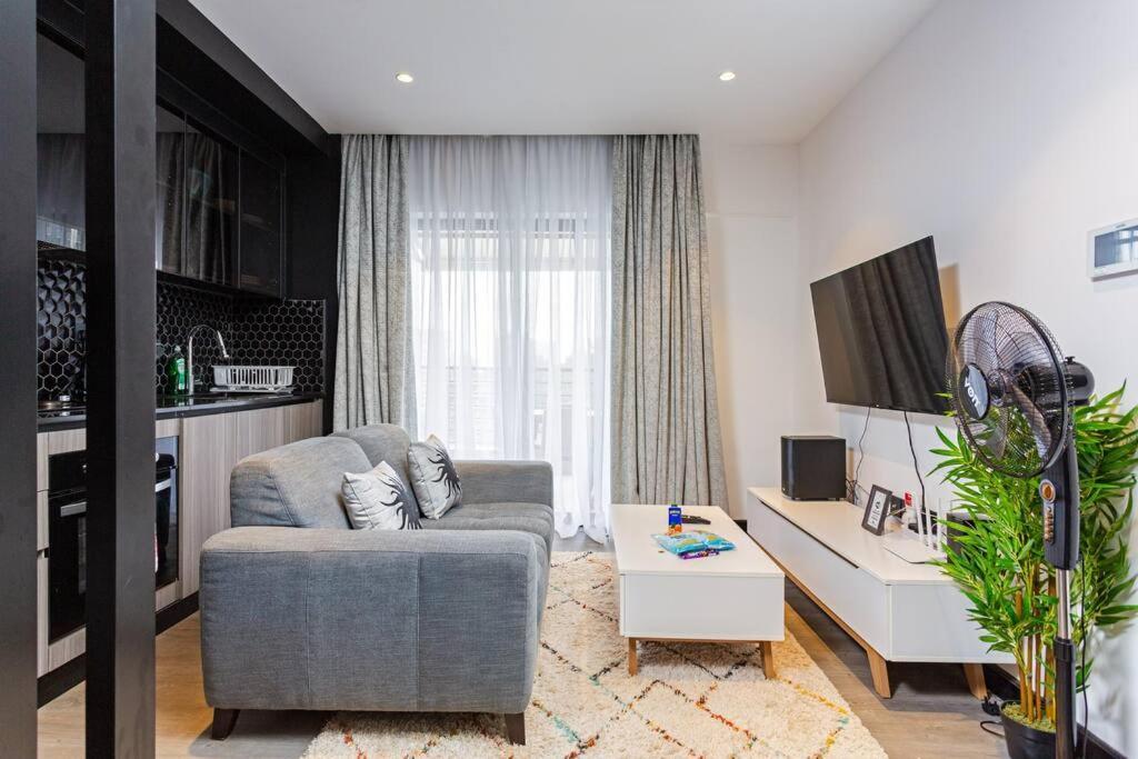 Spacious With Balcony At Escada Nairobi