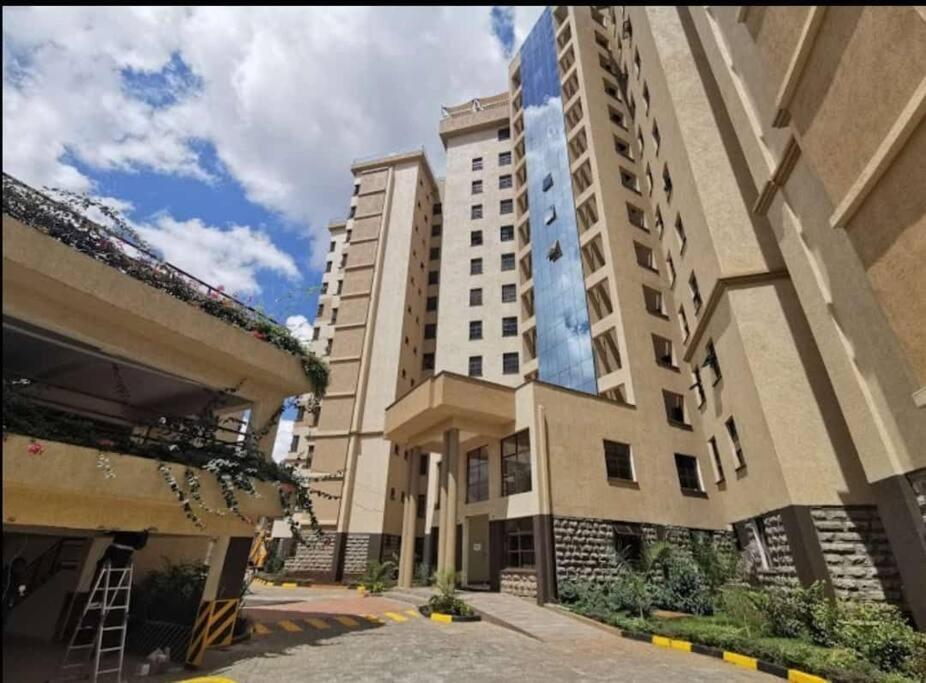 Madaraka 2 Bed With Rooftop Pool.