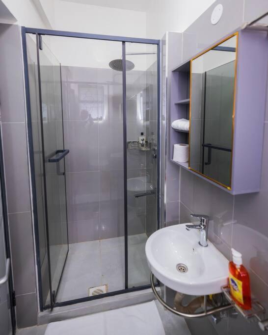 Apartment Urban Lifestyle 2br In Westlands 55inch, King & Queen Size Beds, Nairobi