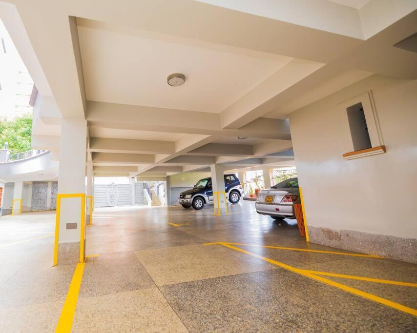 Urban Lifestyle 2br In Westlands 55inch, King & Queen Size Beds,