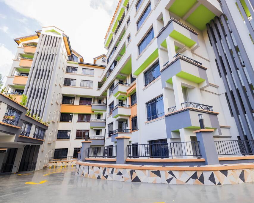 Urban Lifestyle 2br In Westlands 55inch, King & Queen Size Beds, Apartment Nairobi