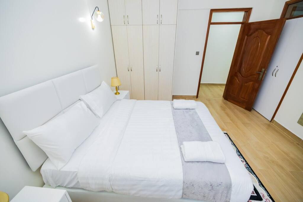 Urban Lifestyle 2br In Westlands 55inch, King & Queen Size Beds, Apartment