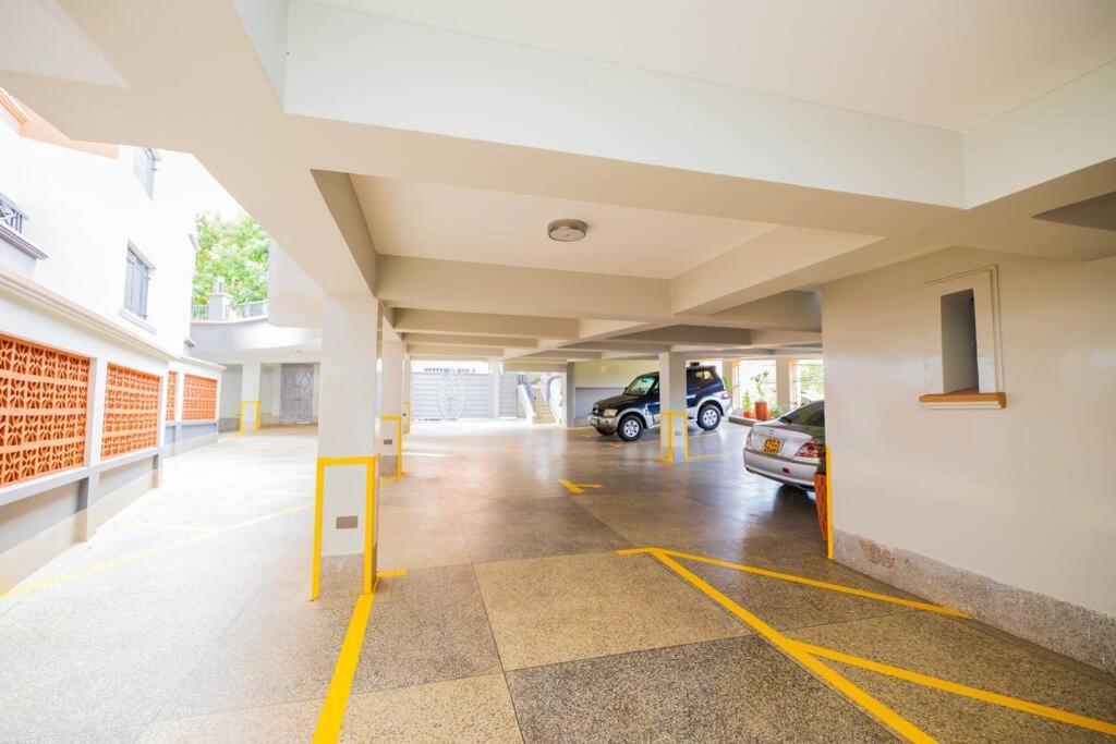 Urban Lifestyle 2br In Westlands 55inch, King & Queen Size Beds, Apartment *