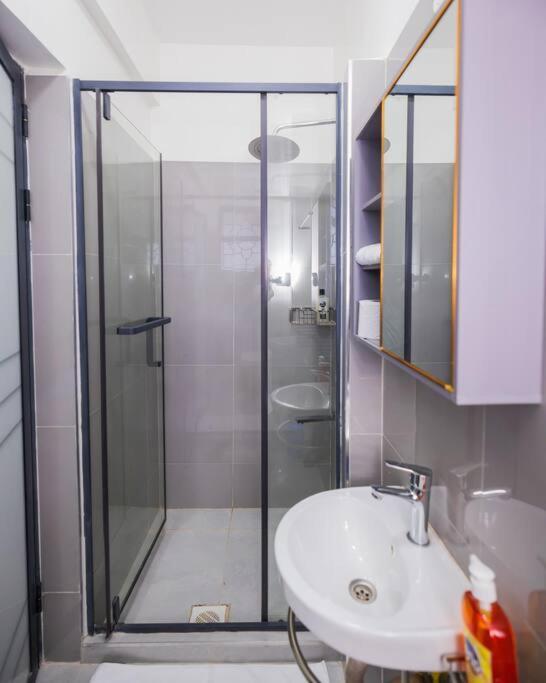 Urban Lifestyle 2br In Westlands 55inch, King & Queen Size Beds,