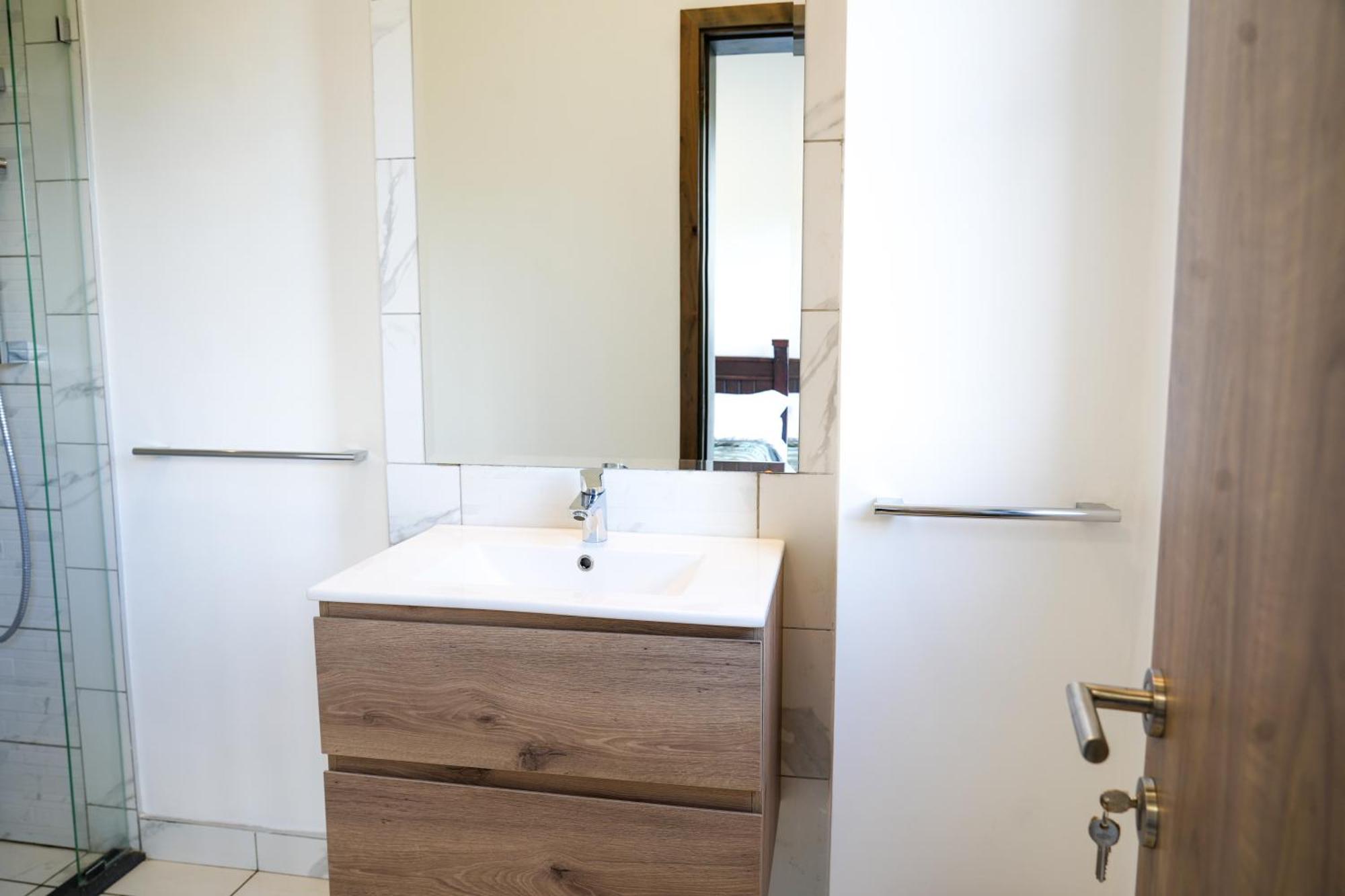 Riverbank One Bedrooms Apartment, Swimming Pool, Gym, Workspace, Db Space Living Apartment