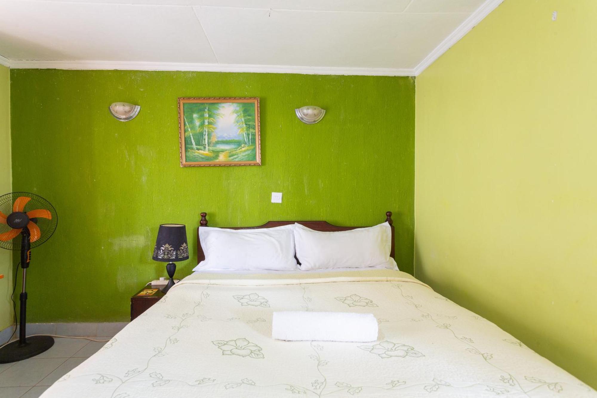 Bed & Breakfast Bonsai Village