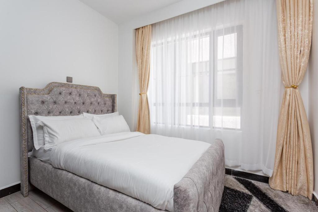 Apartment The Executive Three Bedroom With Amazing Views In Kilimani *