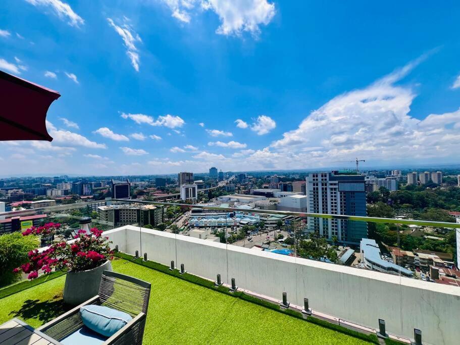 Skynest - 15th Floor Apartment