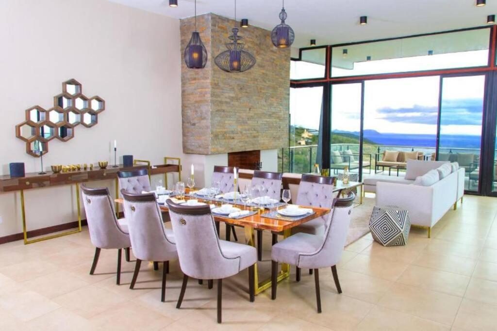 Villa Glass House At Champagne Ridge By Yourhost Nairobi