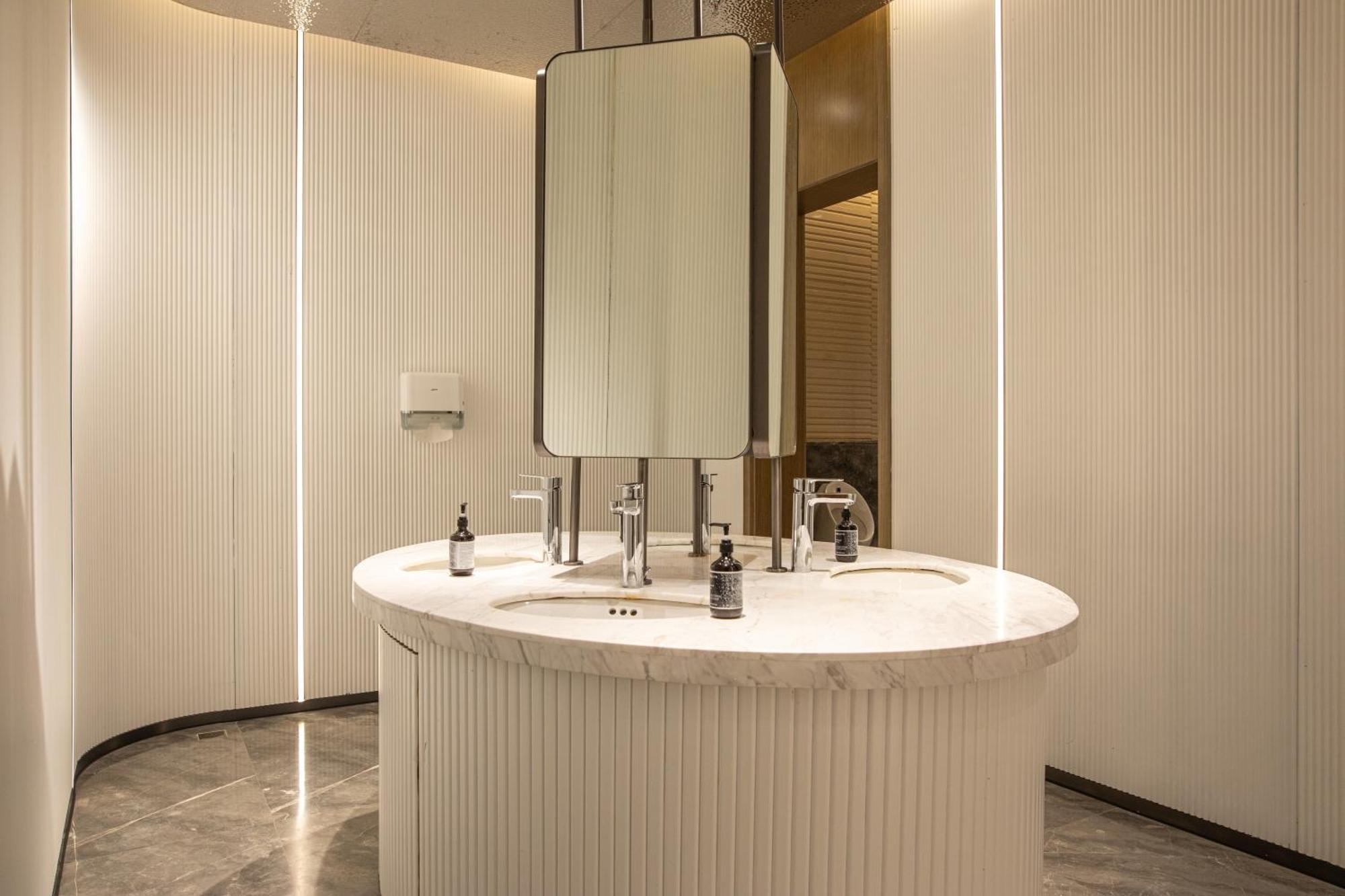 Argyle Grand Airport Hotel 5*