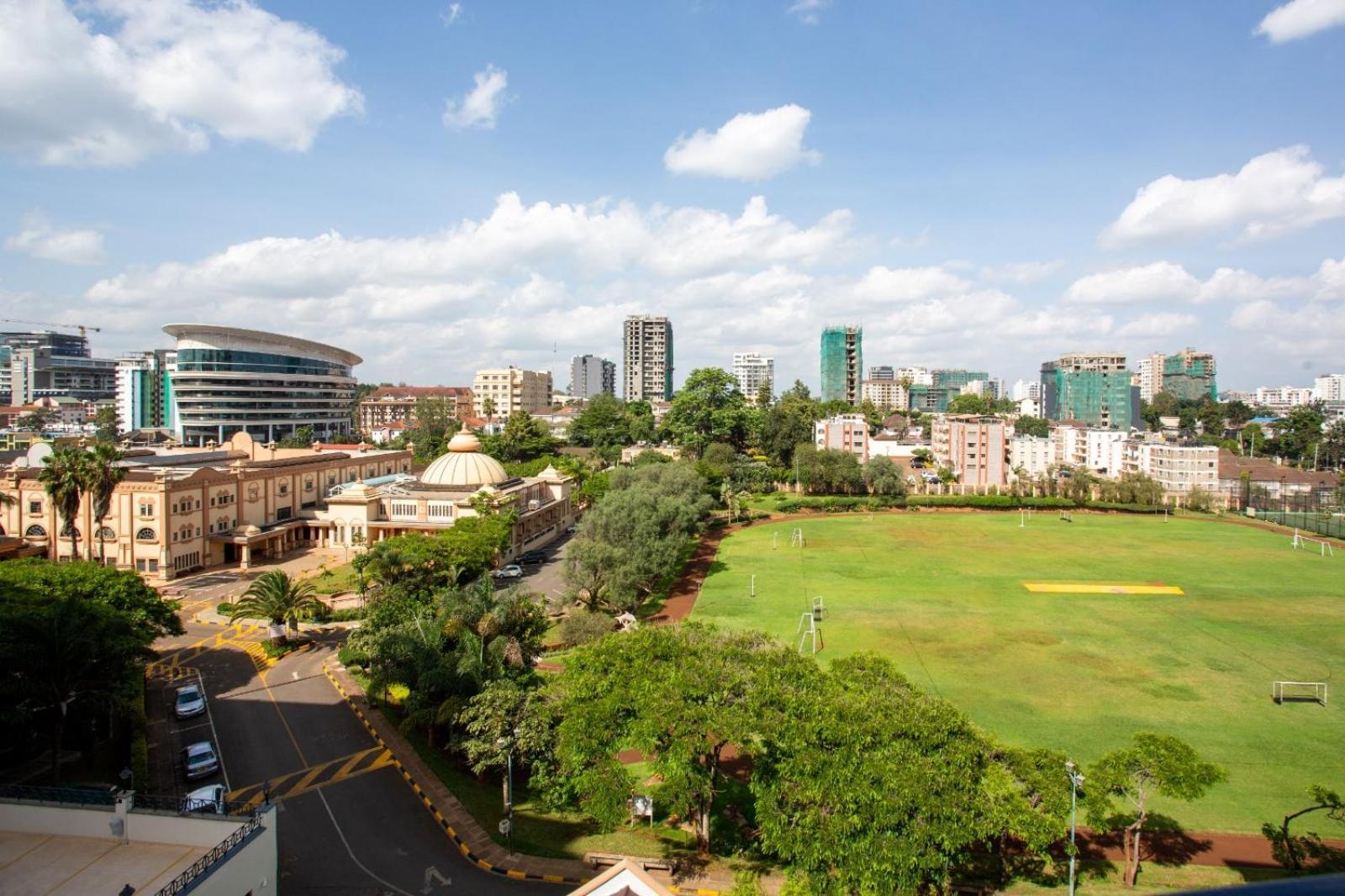 Azania 2br Homes Opposite Movenpick Apartment
