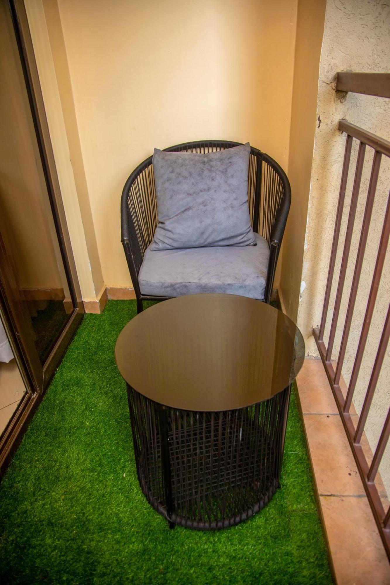 Apartment Madaraka 2 Bed With Rooftop Pool. *