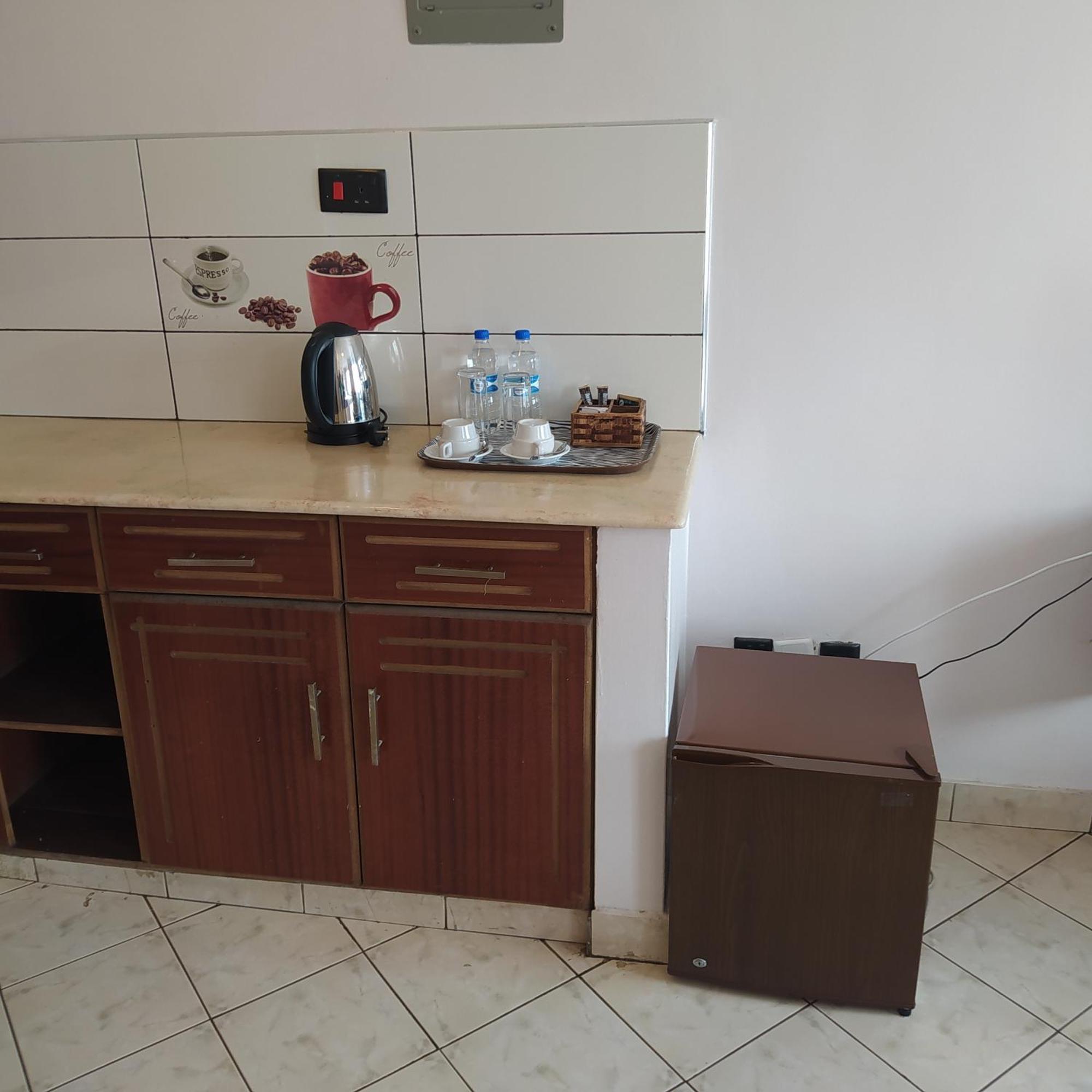 Plus254 Hotel 2*