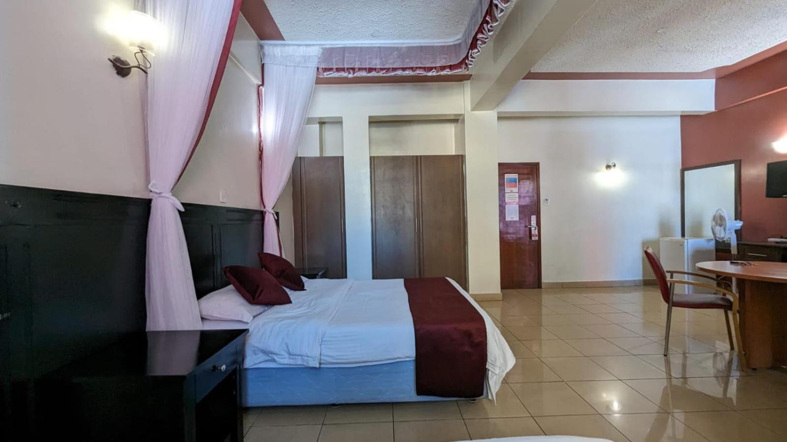 Jamia Hotel 3*