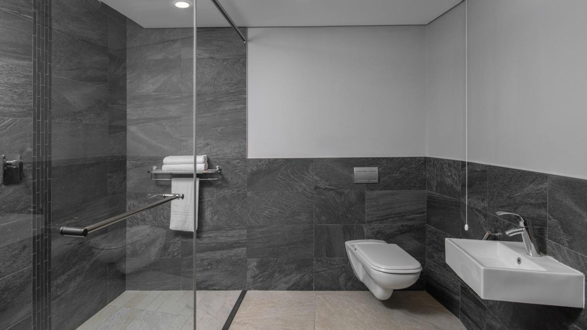 - Two Rivers Mall By Ihg Hotel 4*