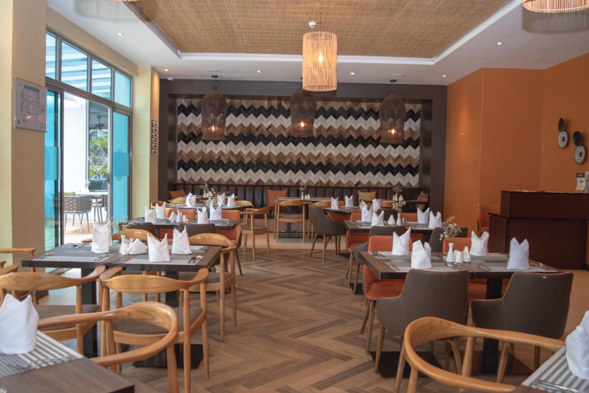 Ulwazi Place By Trianum Hotel 4*