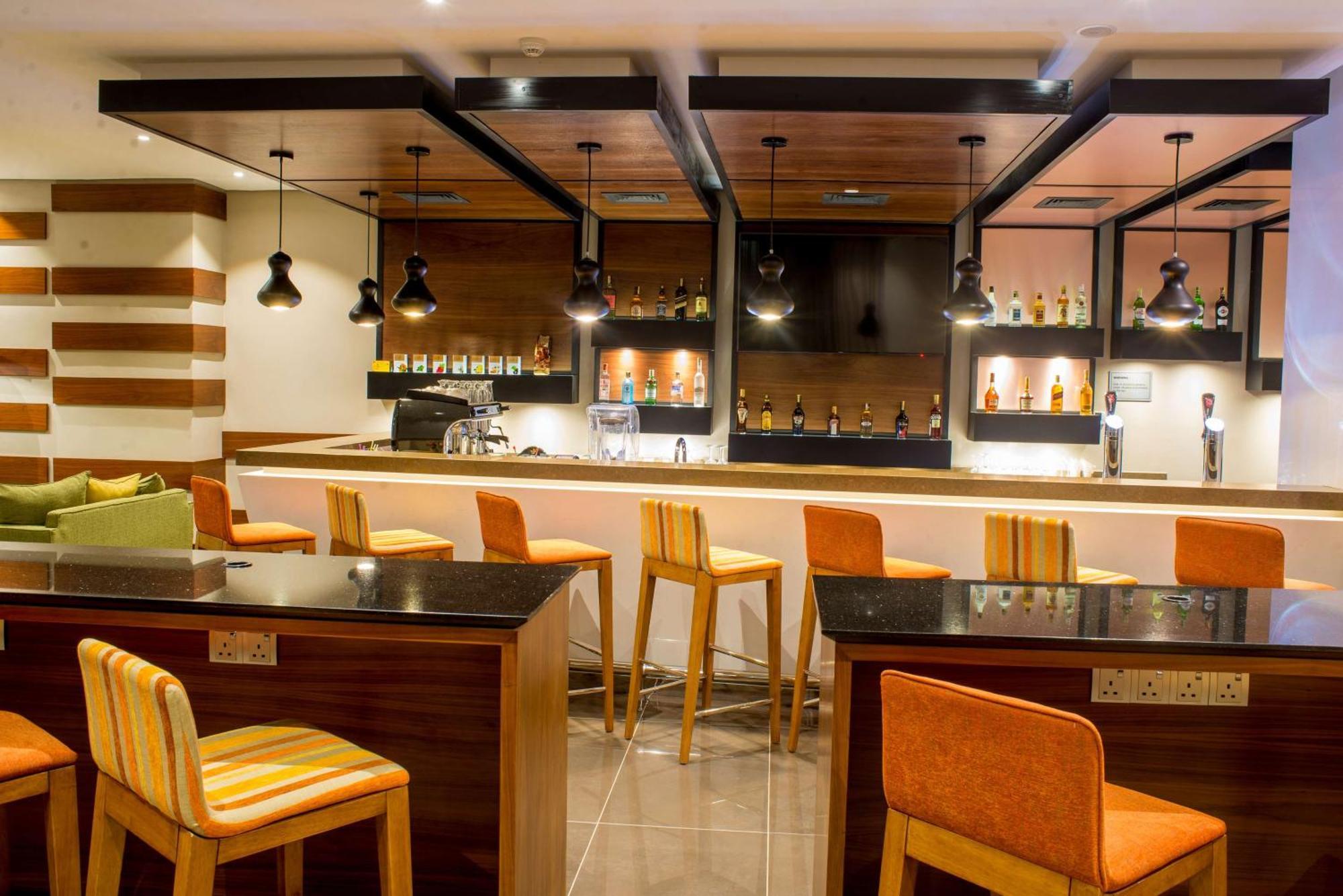 Hotel Hilton Garden Airport