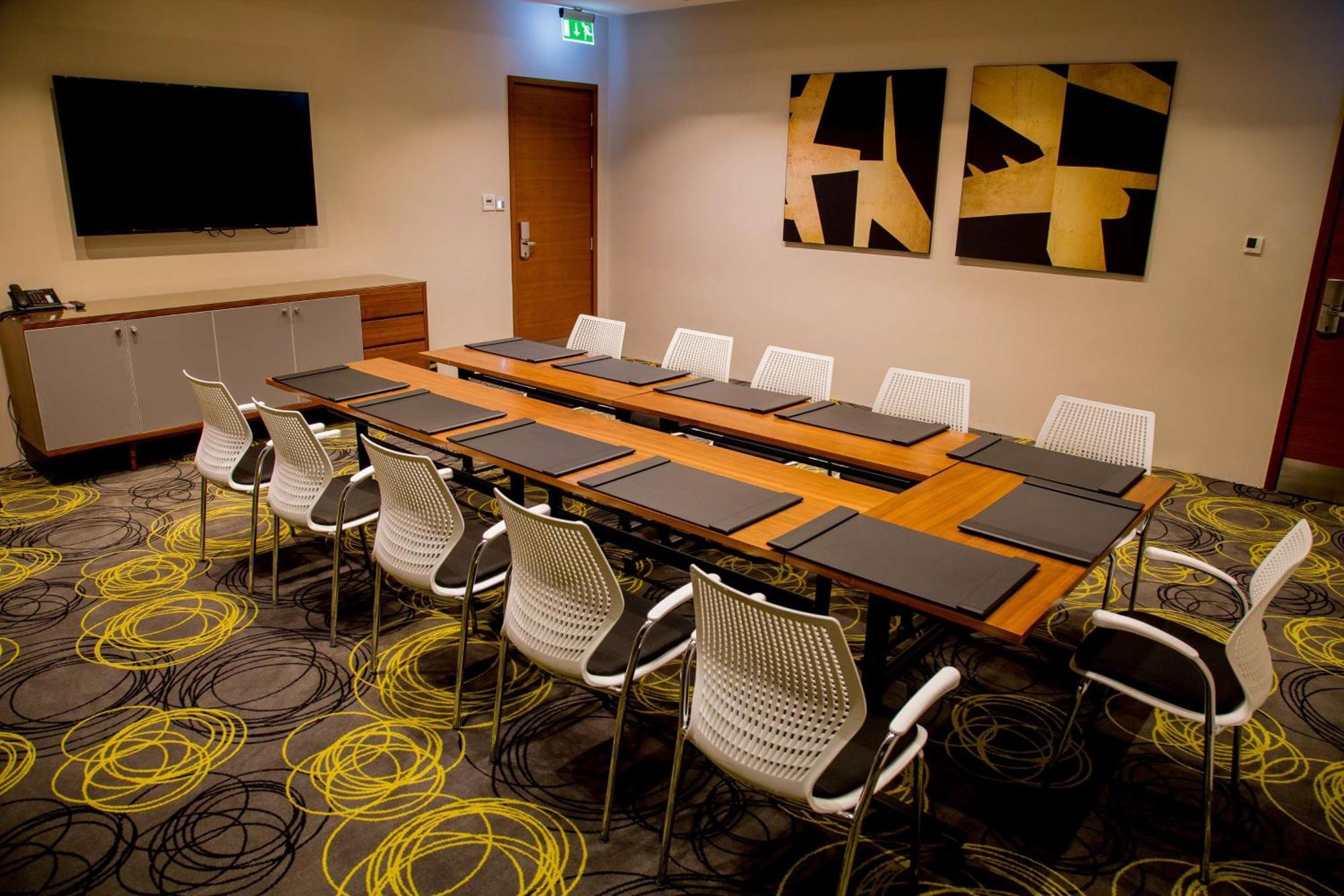 Hotel Hilton Garden Airport 4*